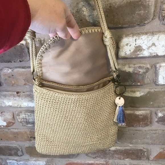 SAKROOTS Women's Tan Sayulita Crochet Flap Crossbody Bag - Picture 6 of 10